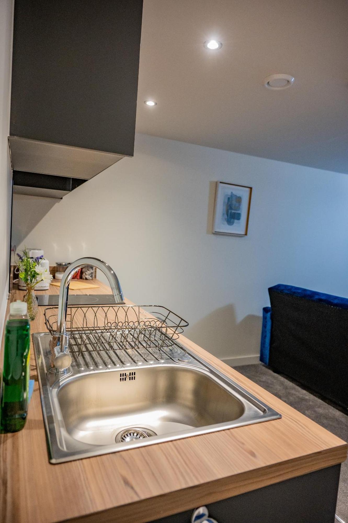 Апартаменты Basement Bliss Hideaway Брадфорд Экстерьер фото